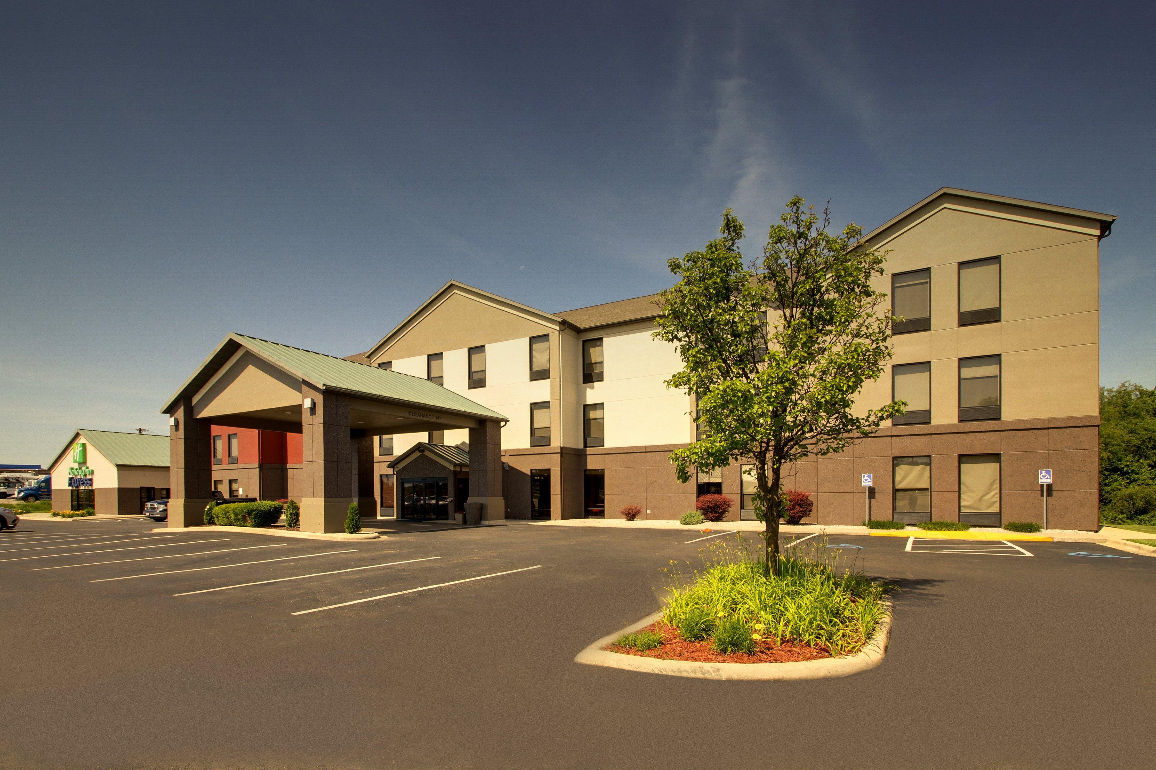 Holiday Inn Express Hotel & Suites Lebanon By Ihg Extérieur photo