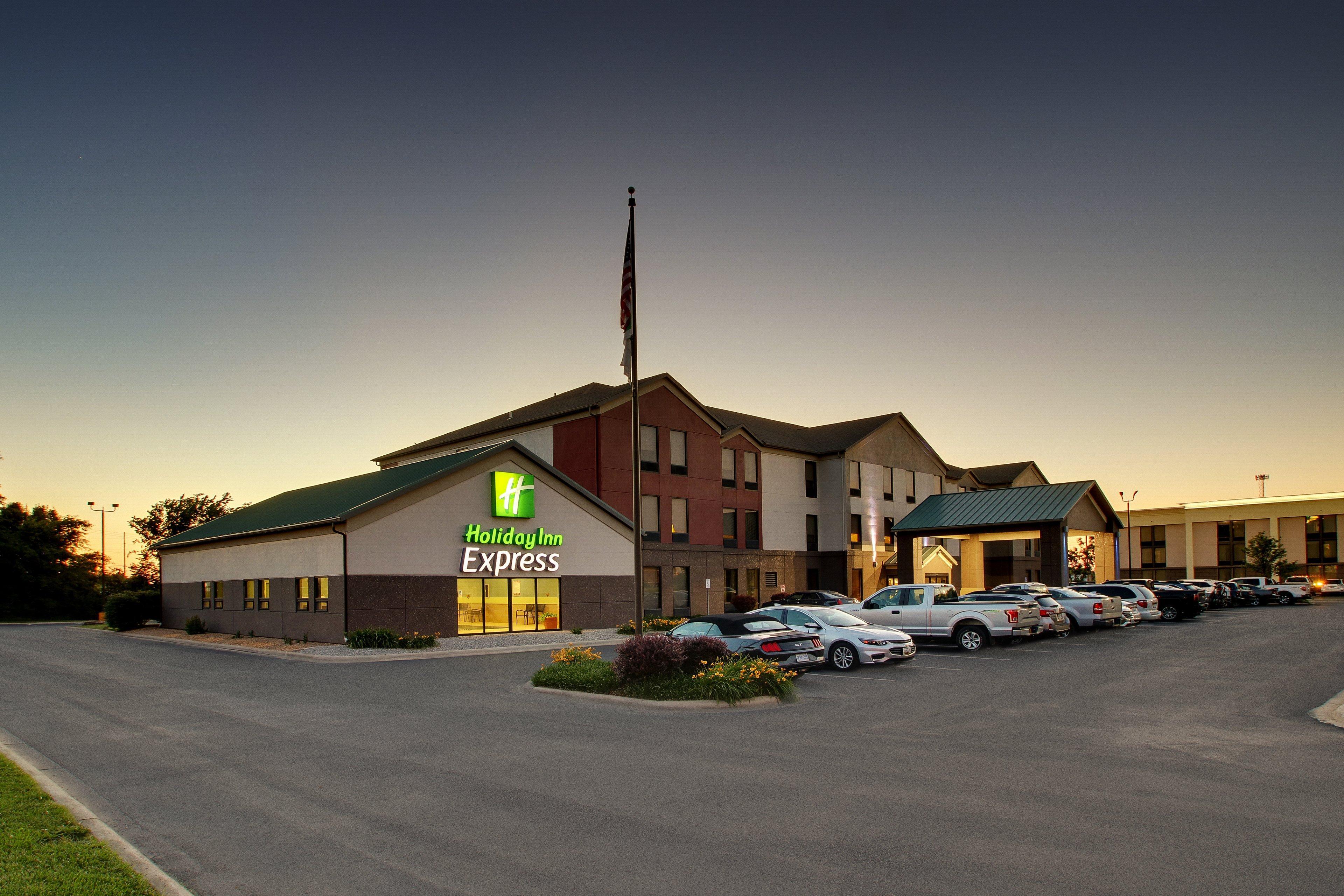 Holiday Inn Express Hotel & Suites Lebanon By Ihg Extérieur photo